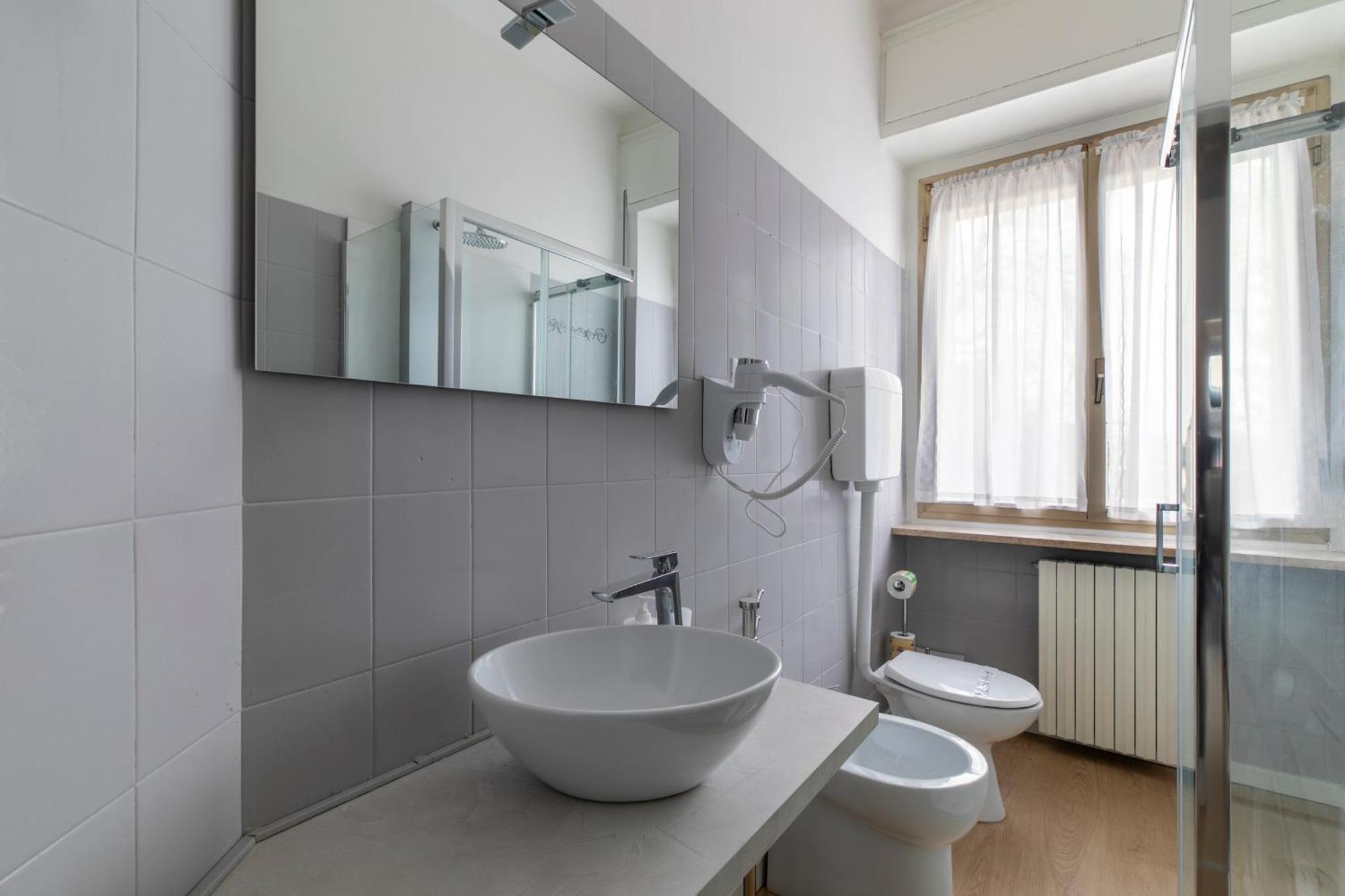 Casa Graziella - A 2 Passi Dal Centro E Stazione Di Верона Экстерьер фото